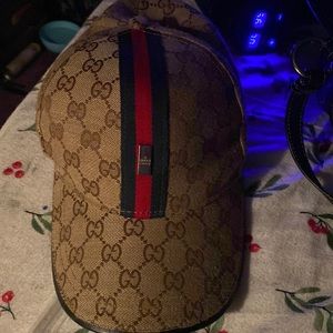 Ladies Gucci hat